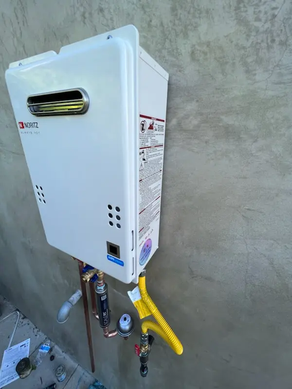 Tankless water heater installation for Casablanca homes